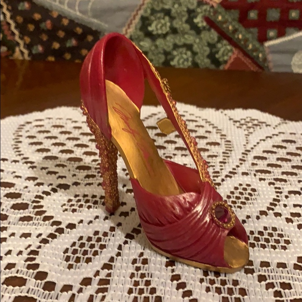 Marilyn Monroe miniature collectible shoe